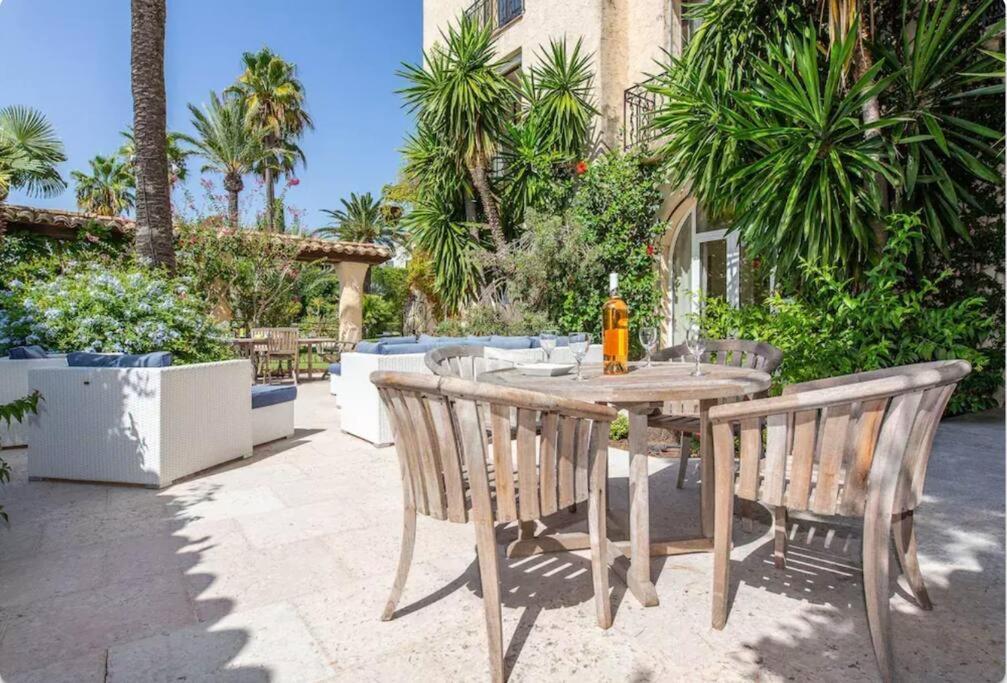 Le Castel Rose Super Cannes, Face Aux Iles De Lerins Vallauris Zewnętrze zdjęcie